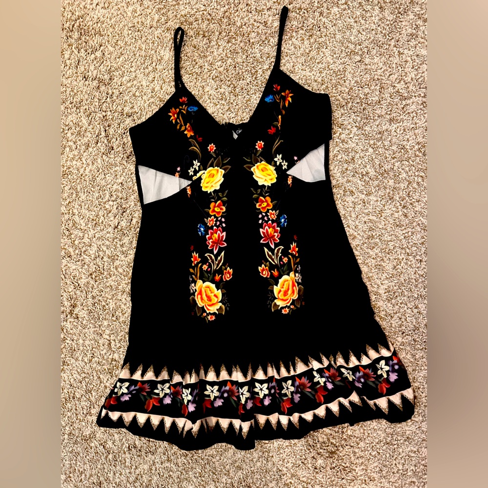 Floral mini dress side cutouts